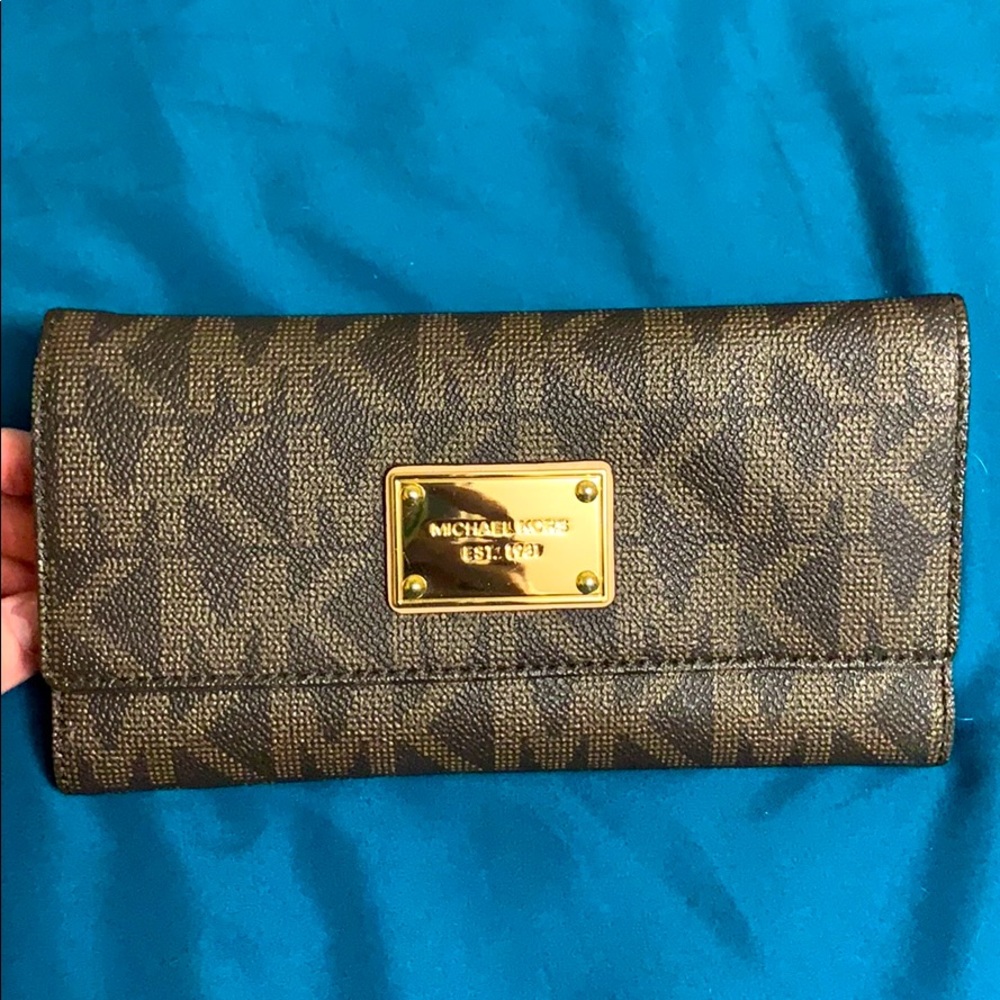 Michael Kors Logo Tri-Fold Wallet